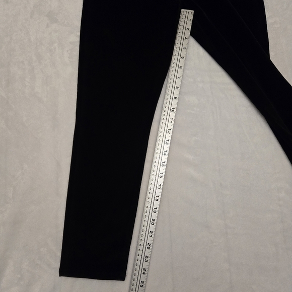 Hudson Barbara High Waist Ankle Skinny in Black Velvet - Picture 7 of 9